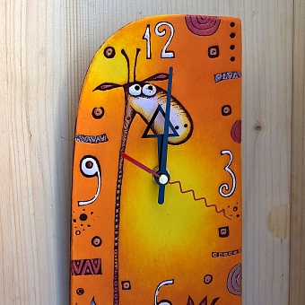 Часы "Время жирафа" ручной работы.Автор  Цветная рыба (г.Астрахань).Купить в магазине Арт-горошины.